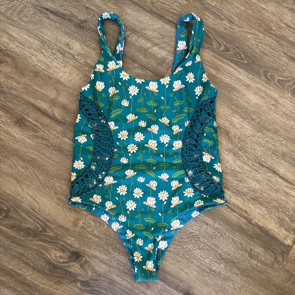Benoa swim one piece bikini